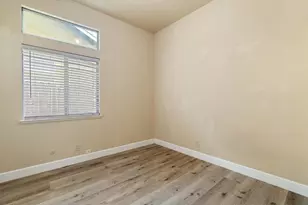 8862 Laguna Star Dr, Elk Grove, CA 95758 - Photo 21