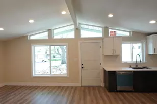 5650 San Vincente Way, North Highlands, CA 95660 - Photo 9