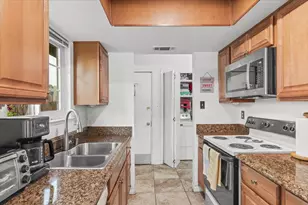 6828 Butler Ct, Stockton, CA 95219 - Photo 9