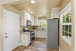 5905 65th St, Sacramento, CA 95824 - Photo 13