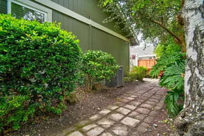 1215 Spruce Tree Circle, Sacramento, CA 95831 - Photo 25