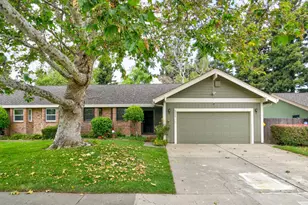 1215 Spruce Tree Cir, Sacramento, CA 95831 - Photo 3