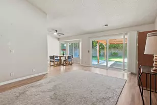 9169 Falcon Creek Cir, Elk Grove, CA 95624 - Photo 13