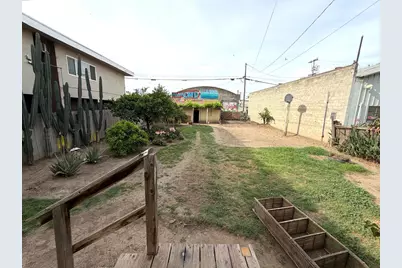 230 W 18th Street, Merced, CA 95340 - Photo 21