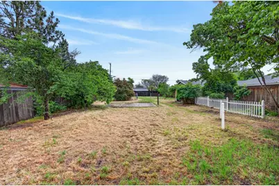 2600 Connie Drive, Sacramento, CA 95815 - Photo 41