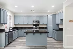 8252 Crichton Way, Elk Grove, CA 95758 - Photo 25