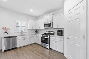1660 Silvershire Dr, Stockton, CA 95206 - Photo 1