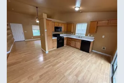 2815 Crescent Moon Court, Ceres, CA 95307 - Photo 9