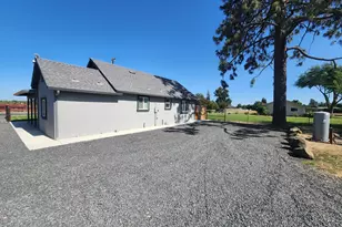 20383 Sutliff Rd, Escalon, CA 95320 - Photo 9