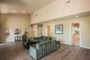 9512 Golf Course Ln, Elk Grove, CA 95758 - Photo 23