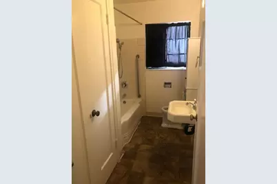 935 W Harding Way, Stockton, CA 95203 - Photo 9
