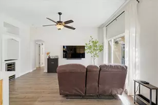 10044 Oglethorpe Way, Elk Grove, CA 95624 - Photo 13