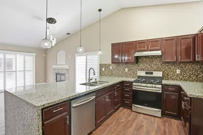 8425 Winterberry Drive, Elk Grove, CA 95624 - Photo 13