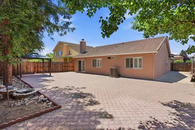 8425 Winterberry Drive, Elk Grove, CA 95624 - Photo 39