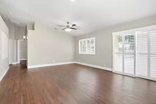 8425 Winterberry Dr, Elk Grove, CA 95624 - Photo 5