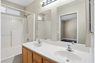 8425 Winterberry Drive, Elk Grove, CA 95624 - Photo 33
