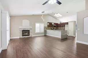 8425 Winterberry Dr, Elk Grove, CA 95624 - Photo 9