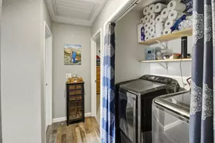 9101 Vernetta Way, Elk Grove, CA 95624 - Photo 17