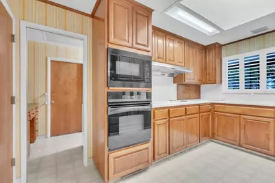 61 Saratoga Circle, Sacramento, CA 95864 - Photo 17