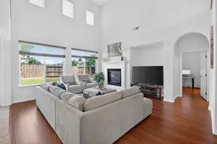 10250 Canadeo Cir, Elk Grove, CA 95757 - Photo 13