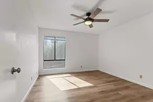 2402 Larkspur Ln, Sacramento, CA 95825 - Photo 17