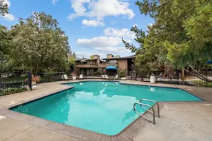 2402 Larkspur Ln, Sacramento, CA 95825 - Photo 35