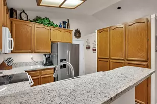 5740 Laguna Park Dr, Elk Grove, CA 95758 - Photo 9