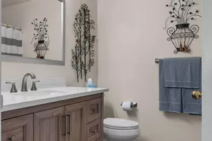 5740 Laguna Park Dr, Elk Grove, CA 95758 - Photo 13