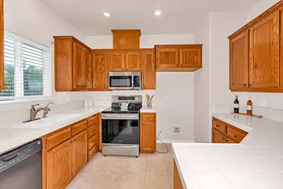 824 El Tesoro Lane, Los Banos, CA 93635 - Photo 13