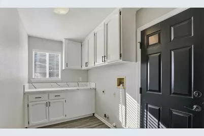 7300 Saltgrass Way, Elk Grove, CA 95758 - Photo 17