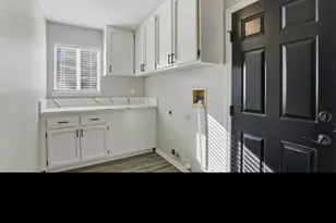 7300 Saltgrass Way, Elk Grove, CA 95758 - Photo 17