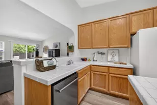 160 Mike Gartrell Cir, Sacramento, CA 95835 - Photo 13