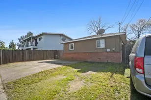 694 Eleanor Ave, Sacramento, CA 95815 - Photo 3