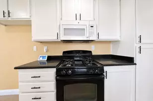 8455 Auberry Drive, Sacramento, CA 95828 - Photo 9