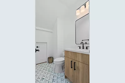 2817 Democracy Alley, Sacramento, CA 95816 - Photo 9