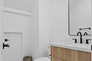 2817 Democracy Alley, Sacramento, CA 95816 - Photo 9