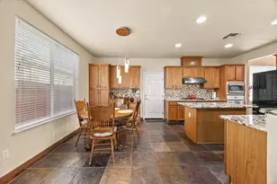 9820 Spring View Way, Elk Grove, CA 95757 - Photo 11