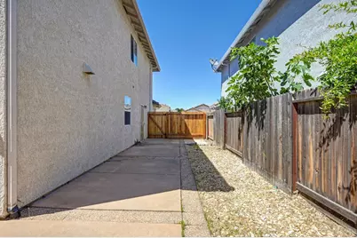 7828 Calzada Way, Elk Grove, CA 95758 - Photo 7