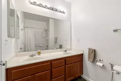 10311 Pedra Do Sol Way, Elk Grove, CA 95757 - Photo 17