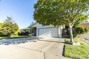 1705 Larkspur Pl, Turlock, CA 95380 - Photo 3