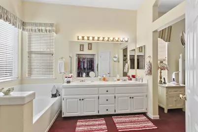 8450 Alameda Park Drive, Elk Grove, CA 95624 - Photo 27