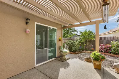 8450 Alameda Park Drive, Elk Grove, CA 95624 - Photo 41