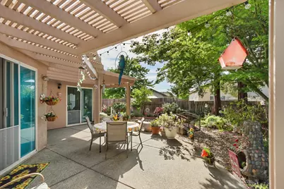 8450 Alameda Park Drive, Elk Grove, CA 95624 - Photo 39