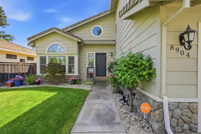8904 Royal Gate Way, Elk Grove, CA 95624 - Photo 7