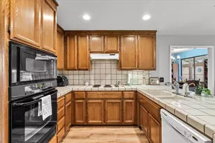 2136 Candy Cane Walk, Manteca, CA 95336 - Photo 21