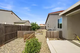 2079 Coffee Creek Way, Plumas Lake, CA 95961 - Photo 23