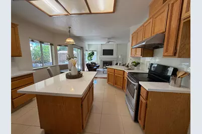 5931 Sternsburg Way, Sacramento, CA 95823 - Photo 7