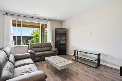 10032 Wagoner Way, Elk Grove, CA 95757 - Photo 3