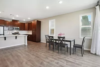 10032 Wagoner Way, Elk Grove, CA 95757 - Photo 11