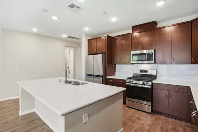 10032 Wagoner Way, Elk Grove, CA 95757 - Photo 7